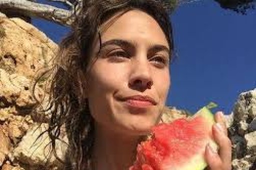 霸凌老人、媚男厌女!白鹿黑料越扒越有赵露思被无辜牵连
